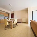 Anelia Sea View 别墅 尼亚·蒙达尼亚