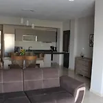 Anelia Sea View 尼亚·蒙达尼亚
